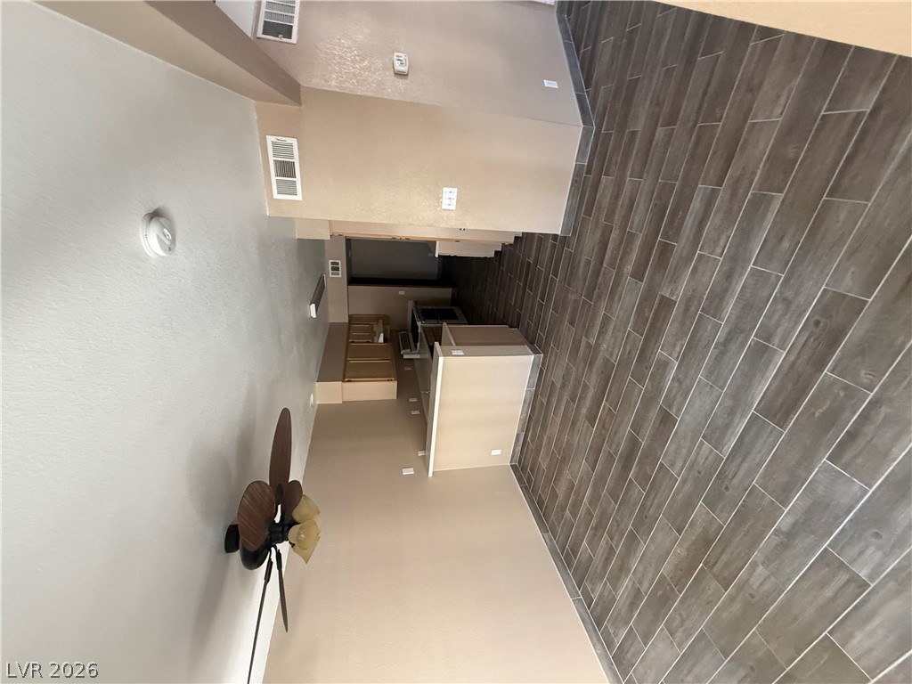 2823 Shannon Cove Drive Property Photo 6