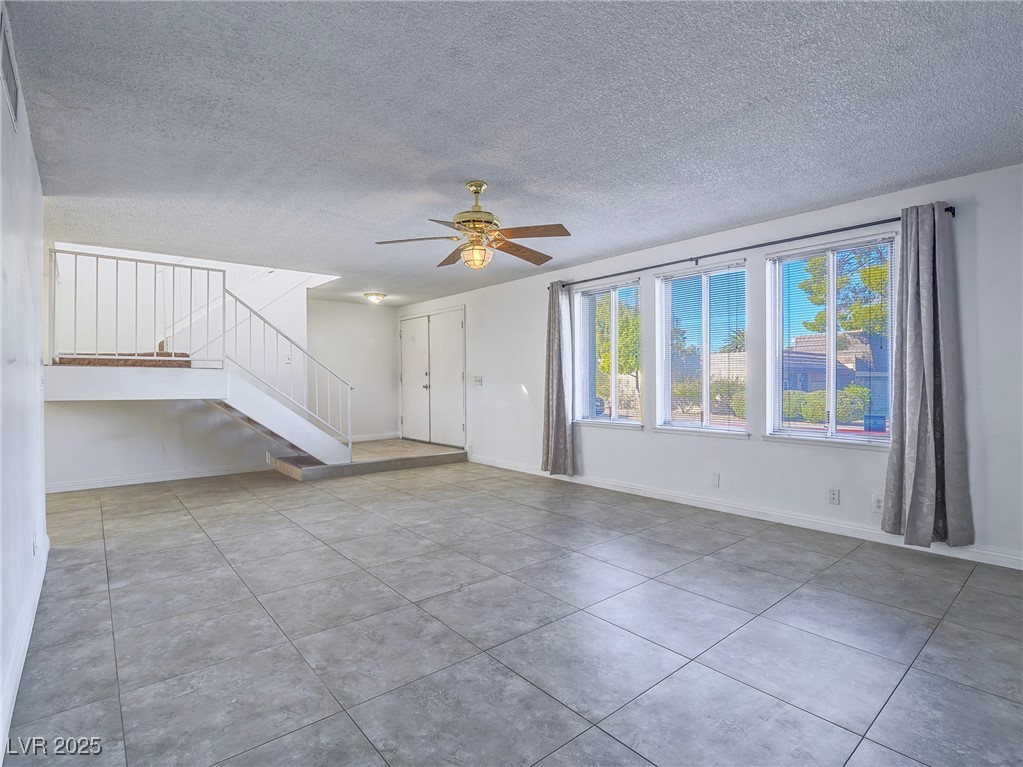 3251 Southridge Avenue Property Photo 2