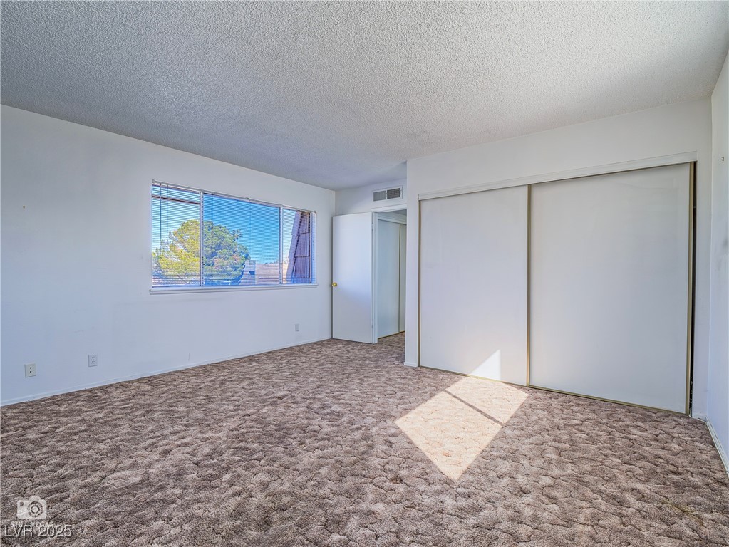 3251 Southridge Avenue Property Photo 15