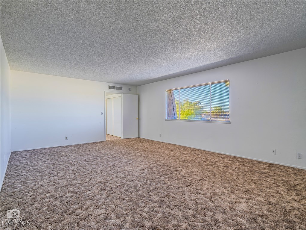 3251 Southridge Avenue Property Photo 18