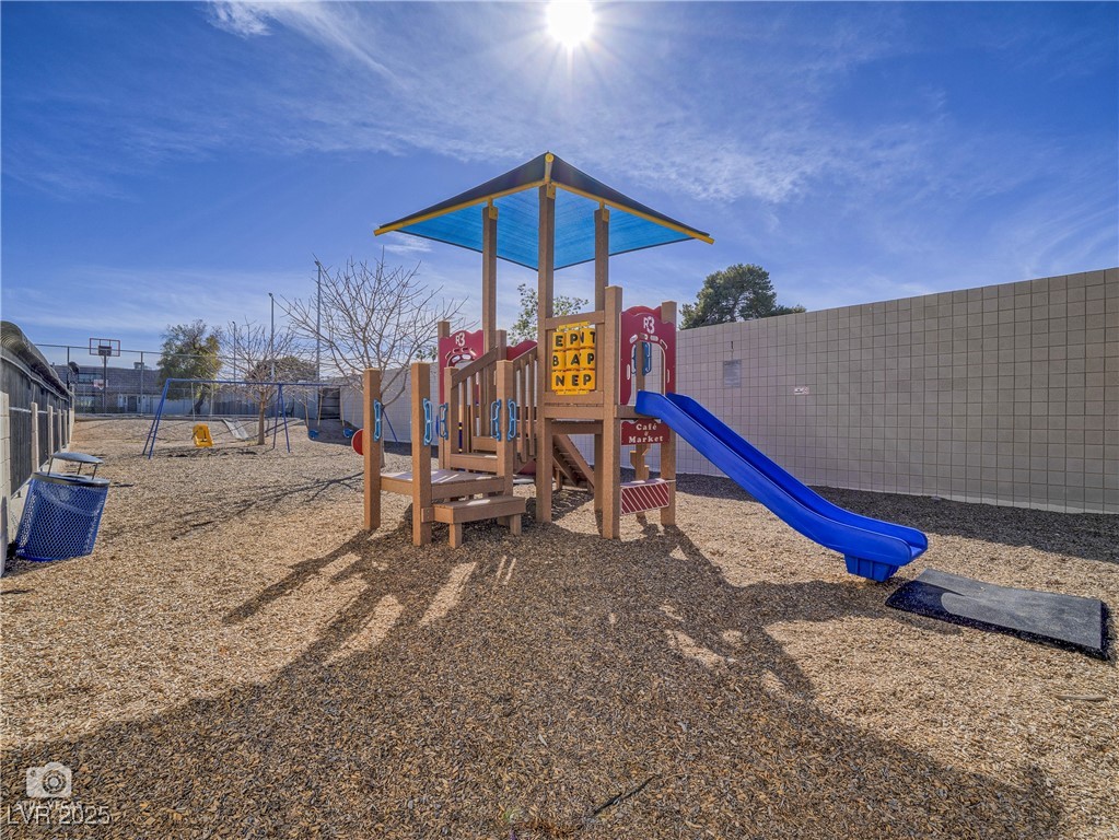 3251 Southridge Avenue Property Photo 21