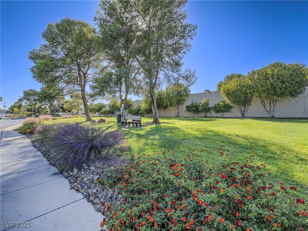 3251 Southridge Avenue Property Photo 25
