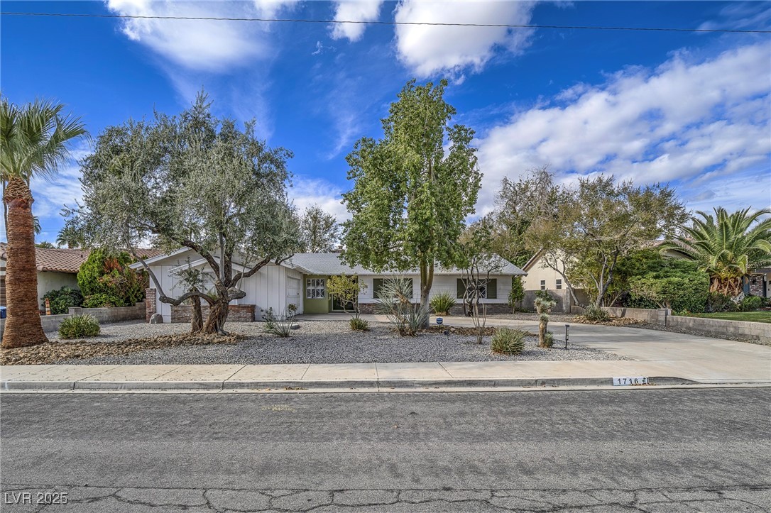 1716 Chapman Drive Property Photo 1