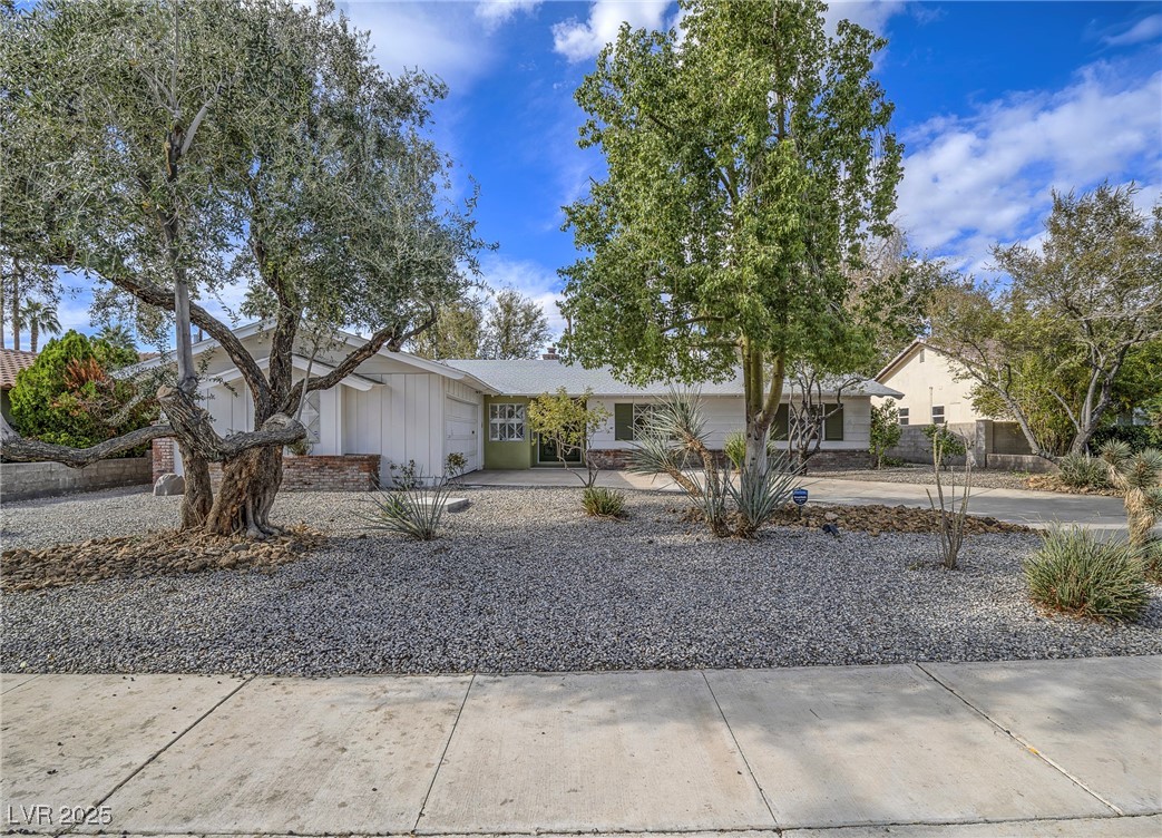 1716 Chapman Drive Property Photo 2