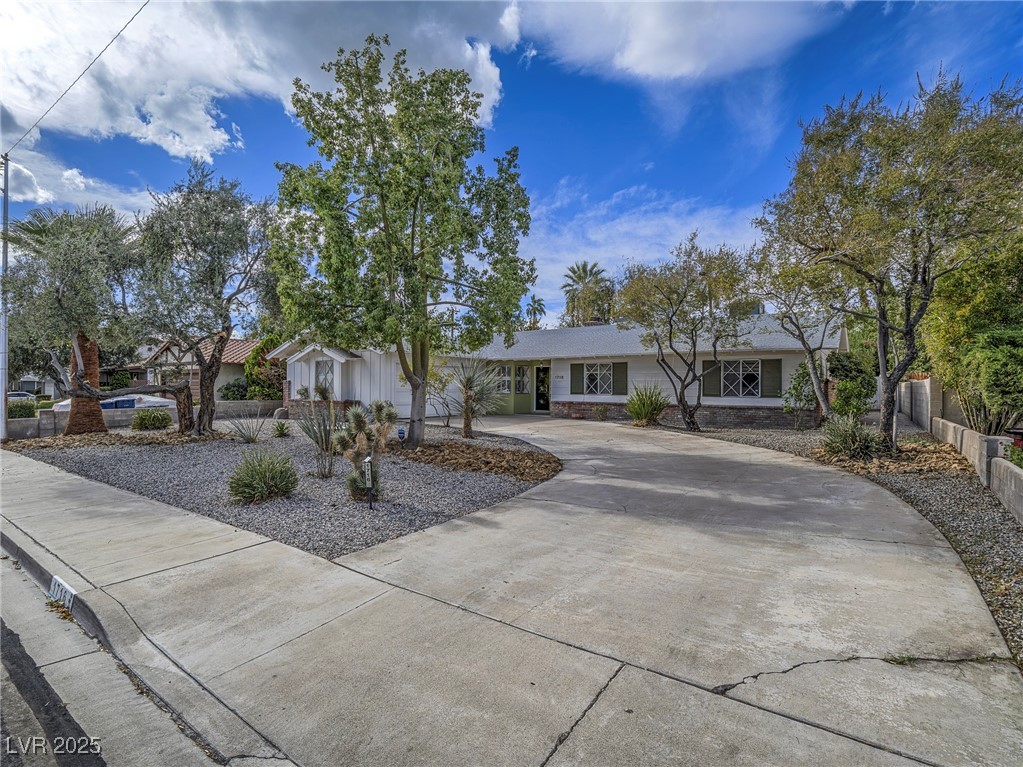 1716 Chapman Drive Property Photo 4