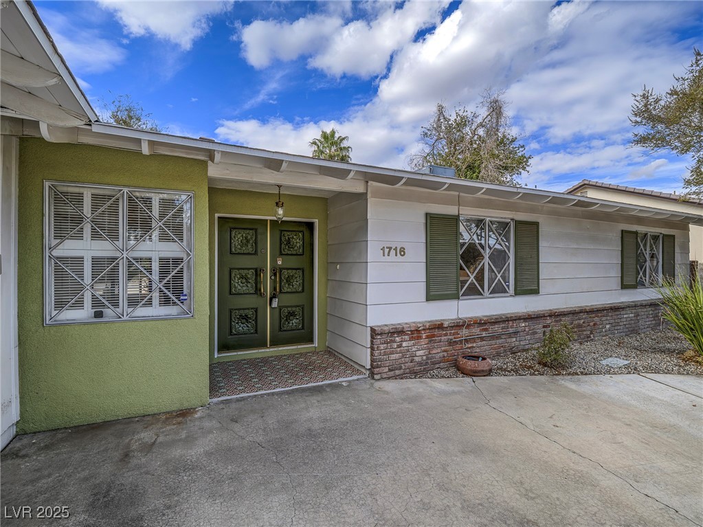 1716 Chapman Drive Property Photo 6