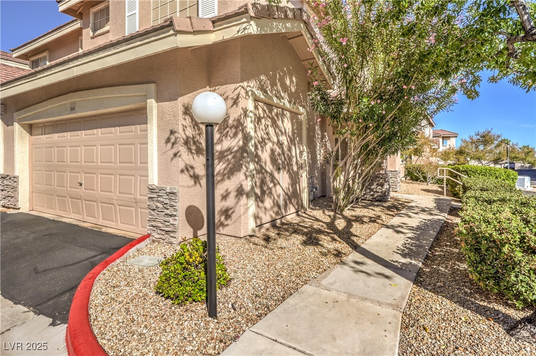 9901 Trailwood Drive 1048 Property Photo 4