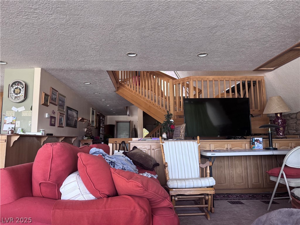 2814 North Dead Horse Loop Property Photo 12