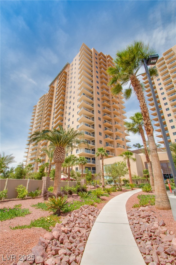 8255 Las Vegas Boulevard 1702 Property Photo 3