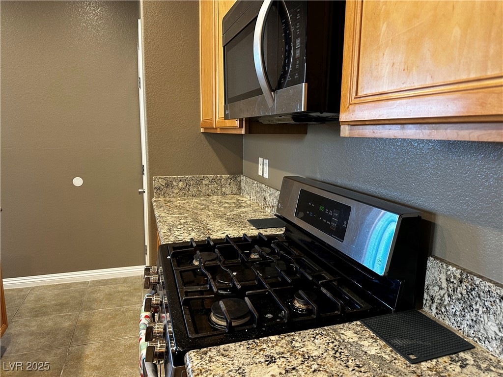 1004 Crescent Falls Street Property Photo 8