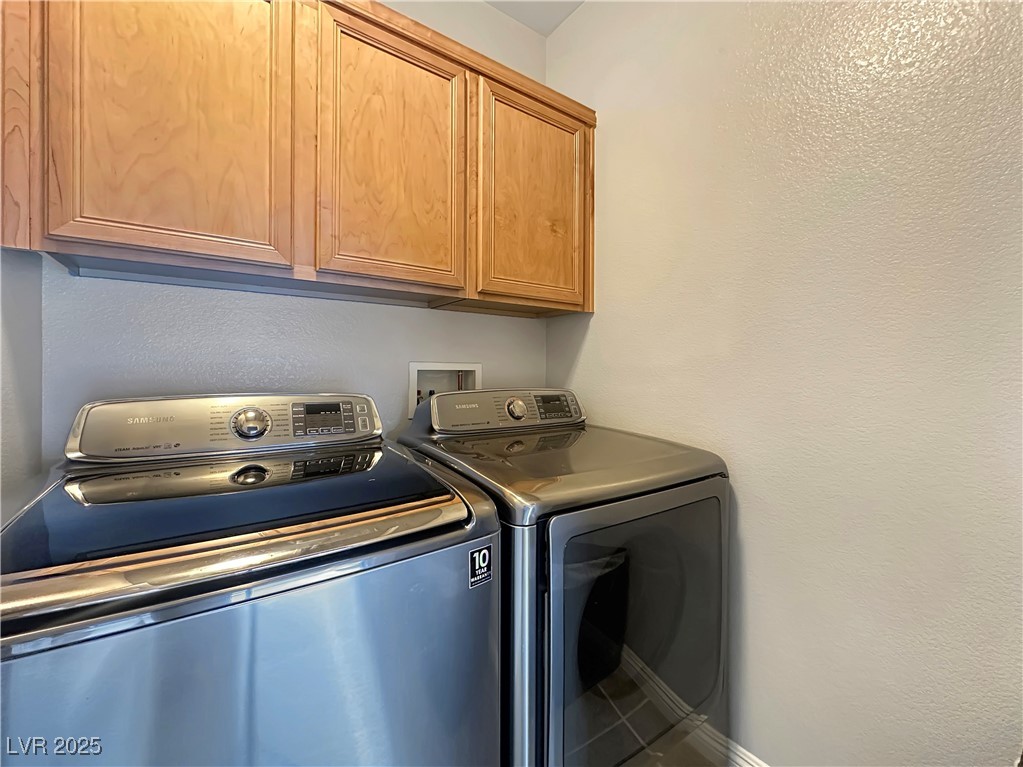 1004 Crescent Falls Street Property Photo 22