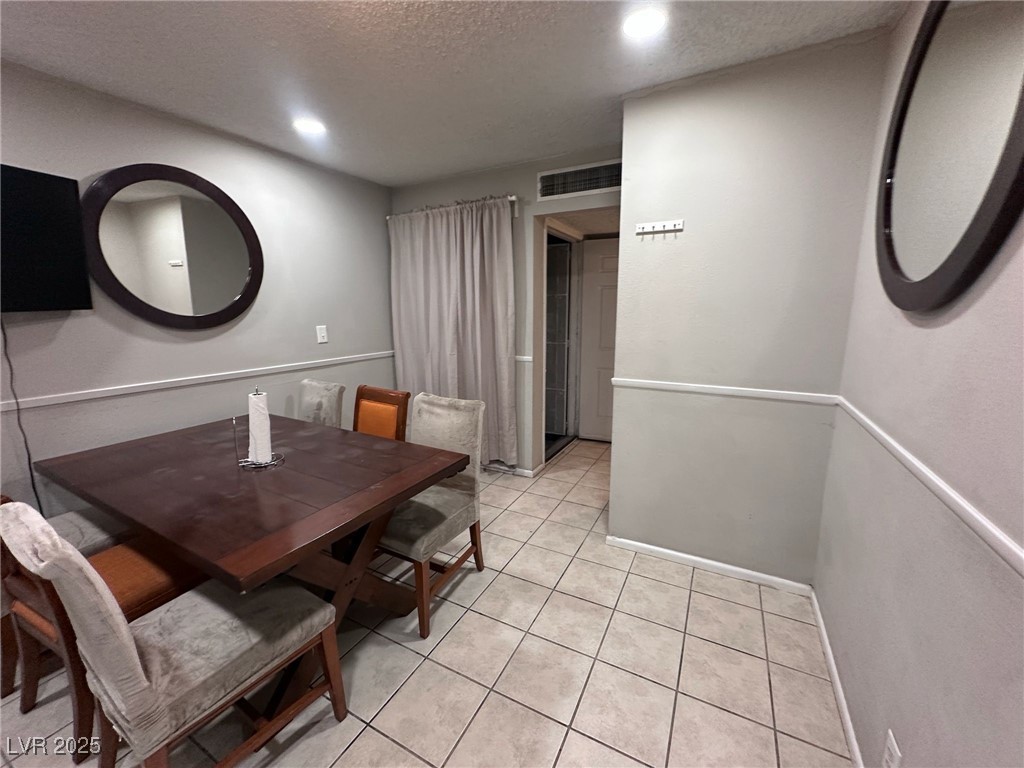 2409 North Bruce Street Property Photo 2