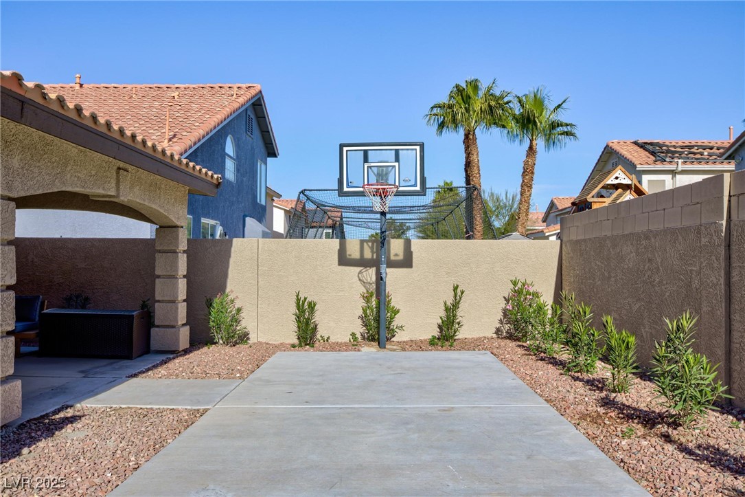 9762 Silver Dusk Court Property Photo 5