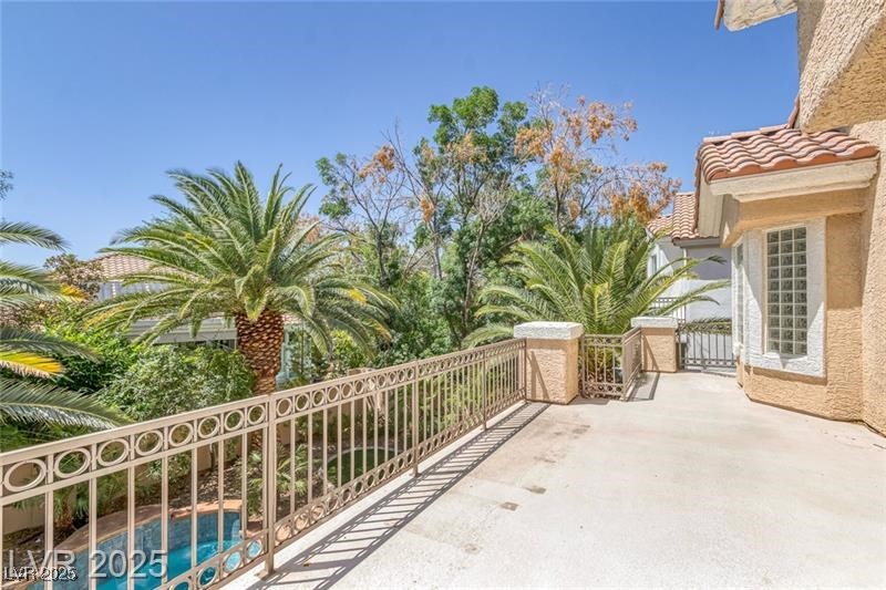2735946 Property Photo 8