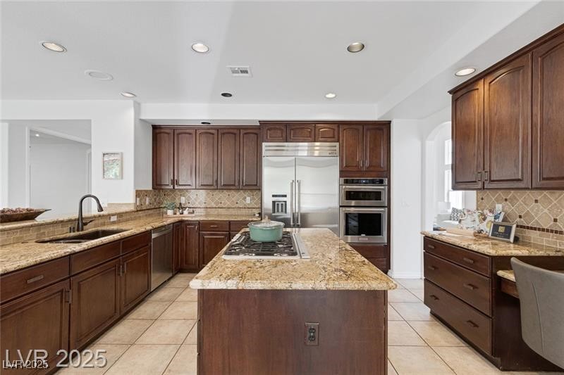 2735946 Property Photo 11