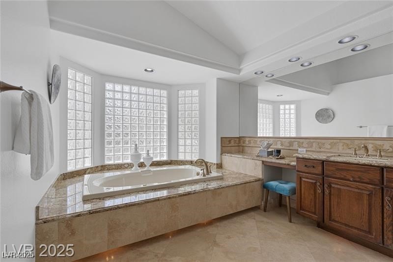 2735946 Property Photo 18