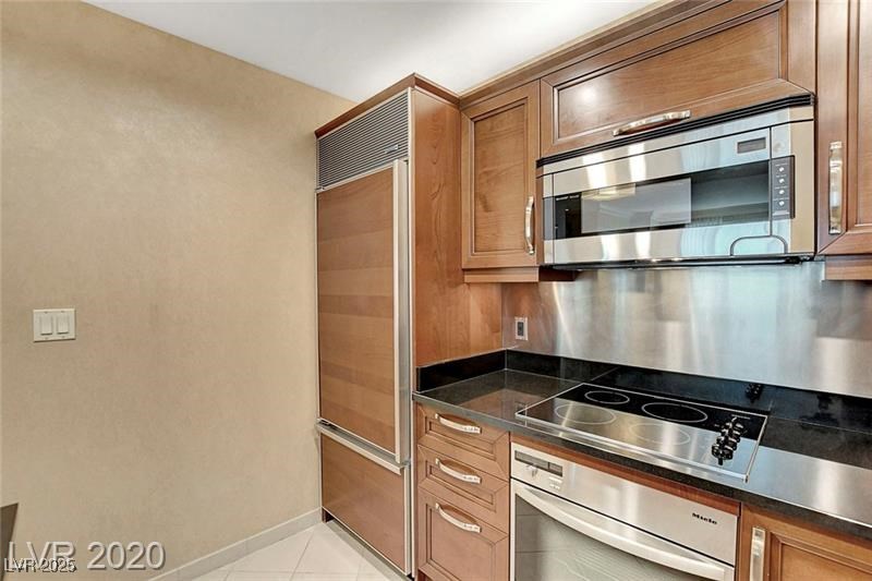 145 Harmon Avenue 801 Property Photo 8