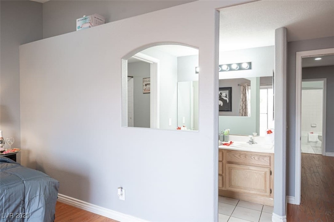 2736501 Property Photo 2