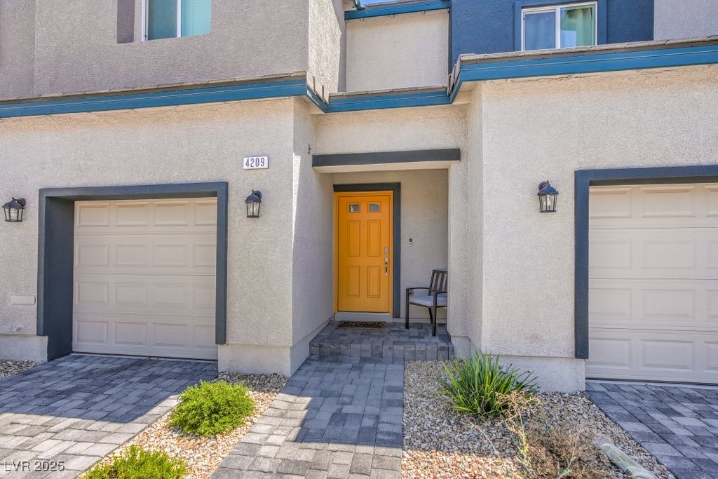 4209 Venus Falls Avenue Property Photo 4