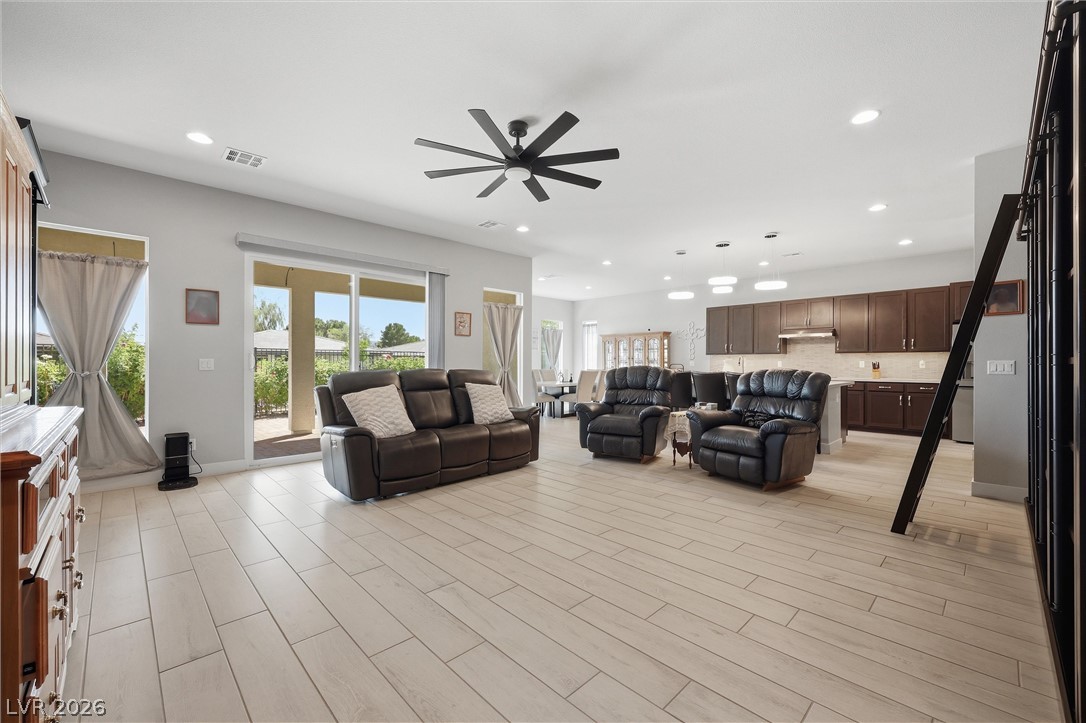 4893 East Cedar Creek Way Property Photo 10