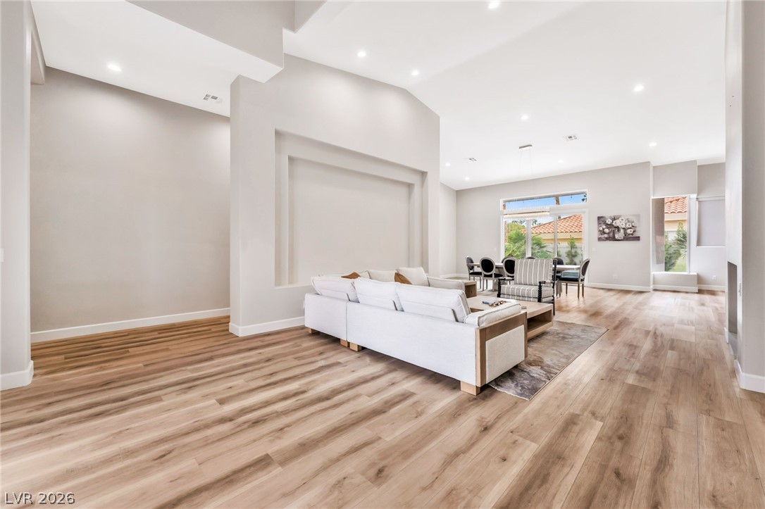 2736662 Property Photo 9