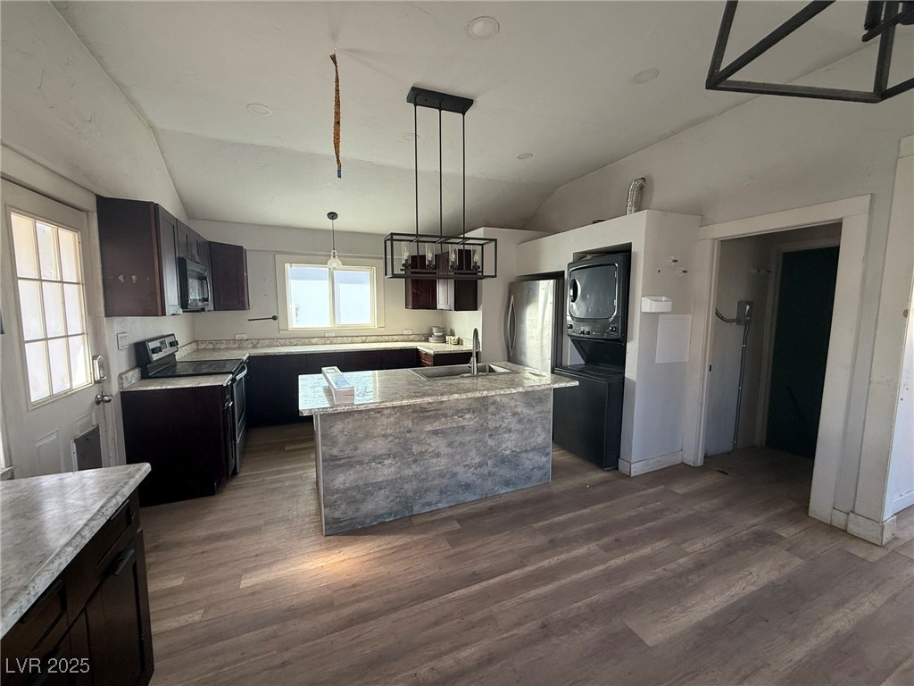 2295 North Street Property Photo 2