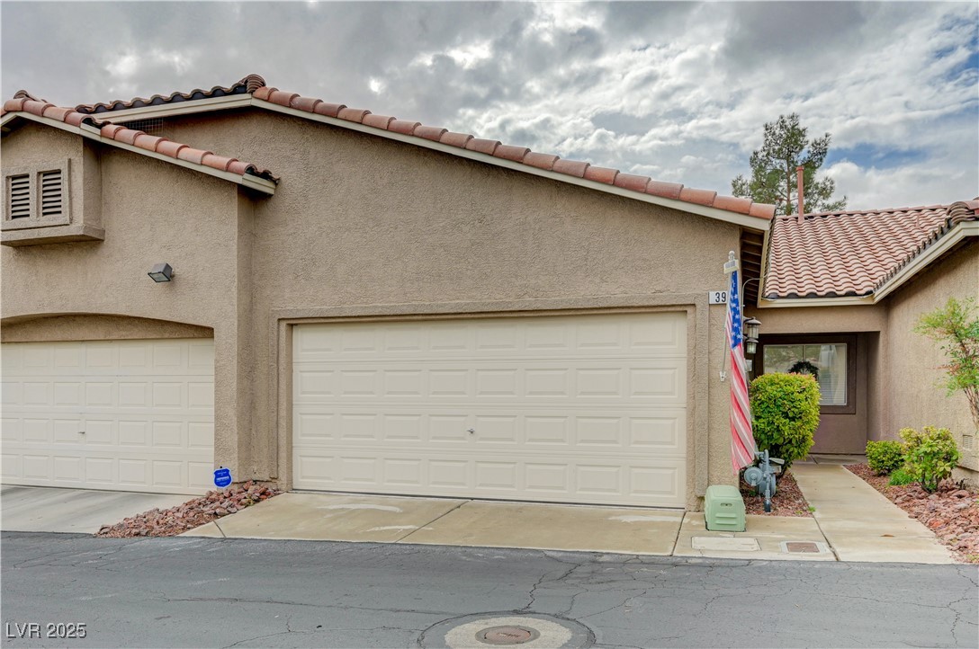 393 Blanca Springs Drive Property Photo 2