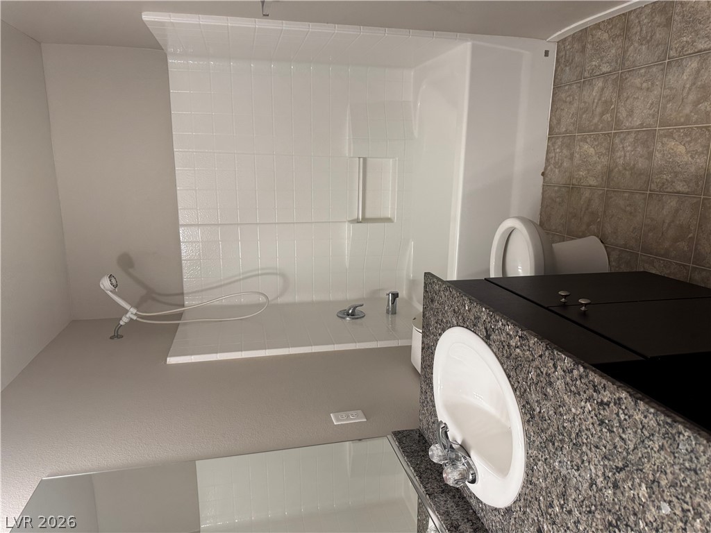 121 Brookhouse Court Property Photo 28