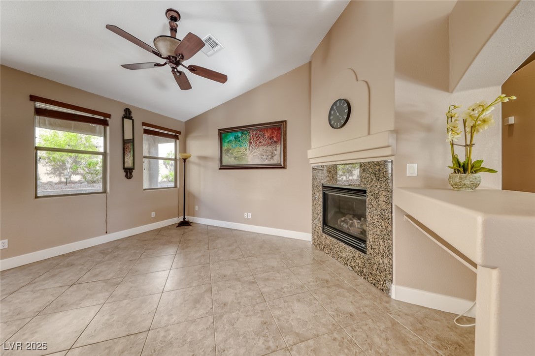 2764 Craigmillar Street Property Photo 5