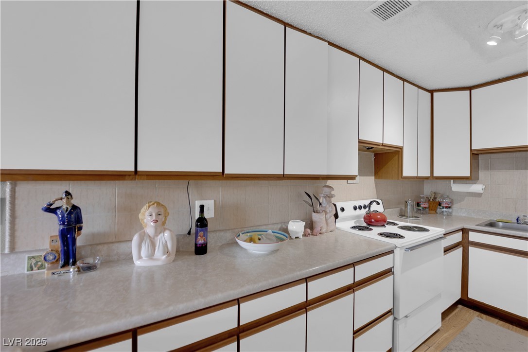 95 East Windmill Lane Property Photo 19