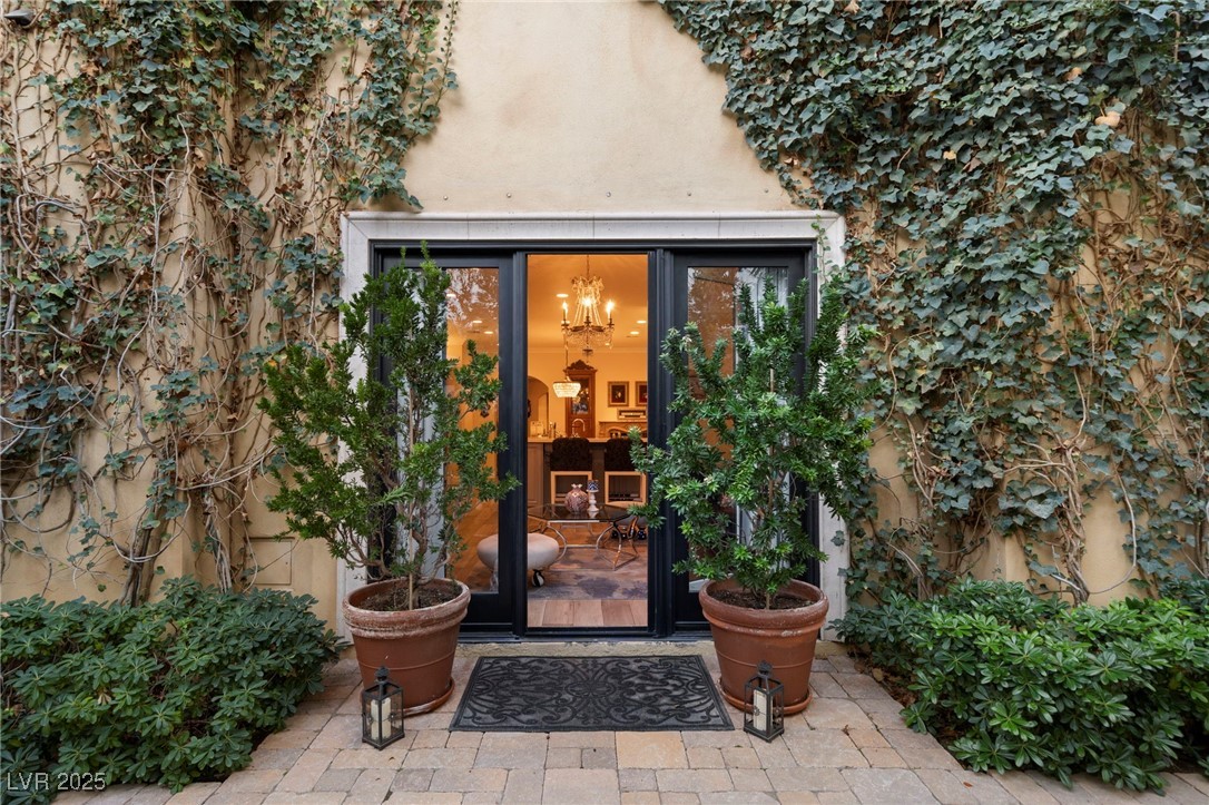 8808 Greensboro Lane Property Photo 12