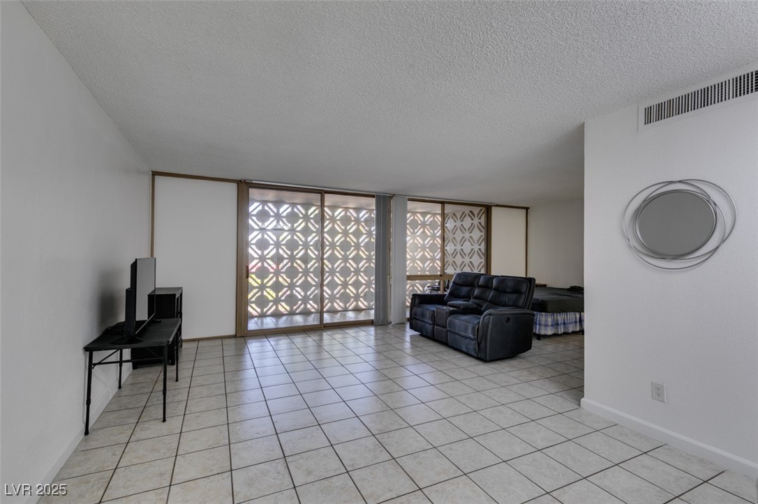 205 East Harmon Avenue 112 Property Photo 6