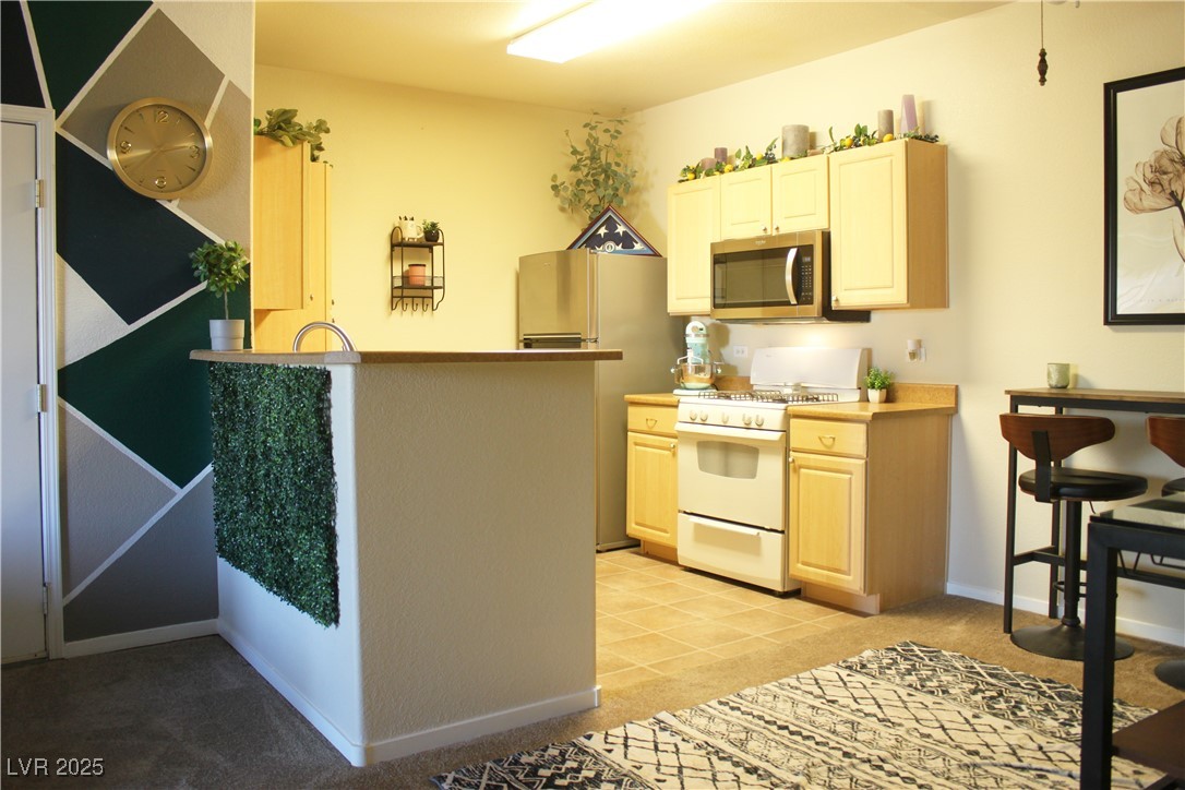 8250 North Grand Canyon Drive 2110 Property Photo 8