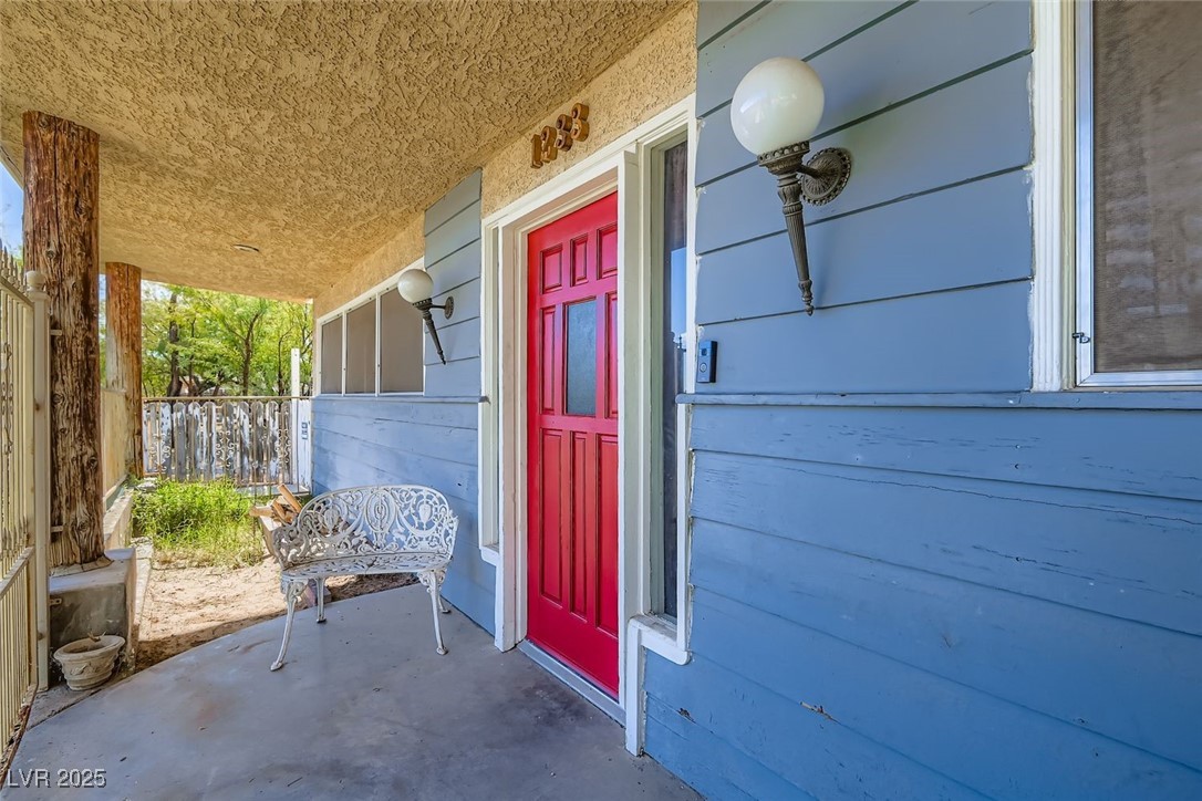 1233 Comstock Drive Property Photo 5
