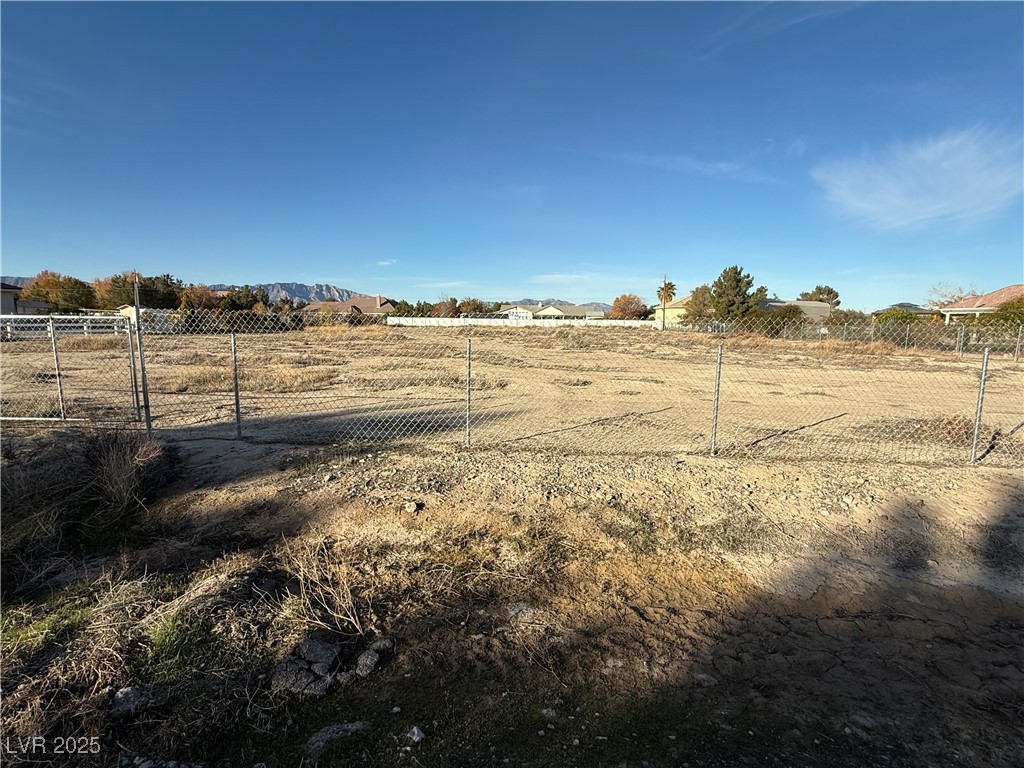 3550 Seneca Avenue Property Photo 2