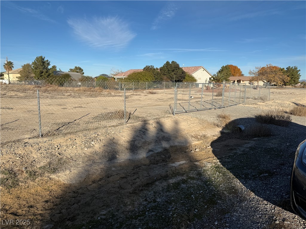 3550 Seneca Avenue Property Photo 3