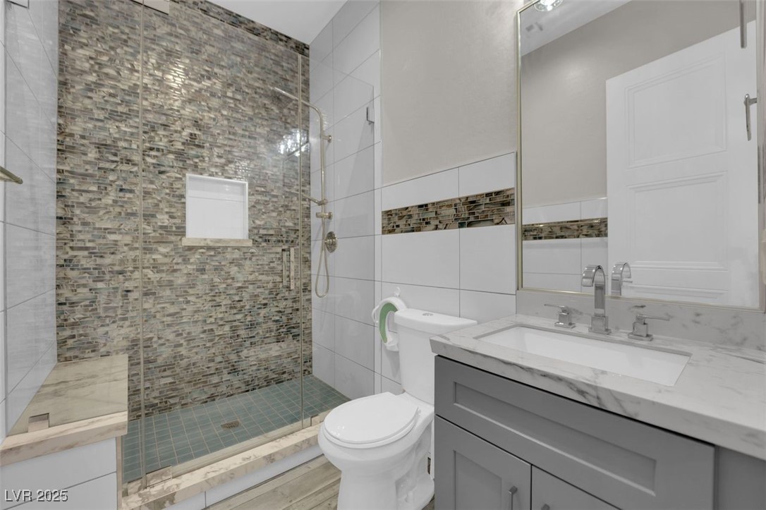 4115 Topaz Hills Drive Property Photo 16