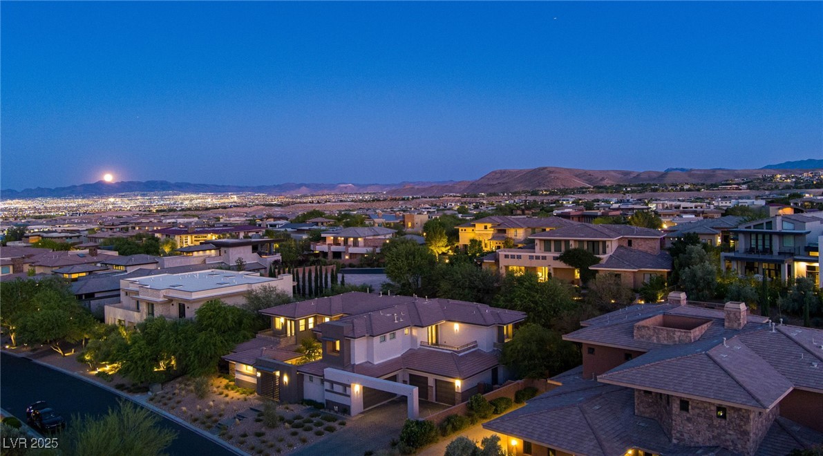 29 Soaring Bird Court Property Photo 5