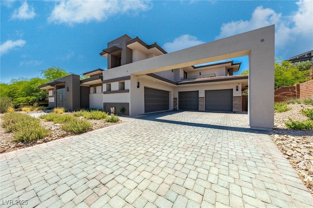 29 Soaring Bird Court Property Photo 8