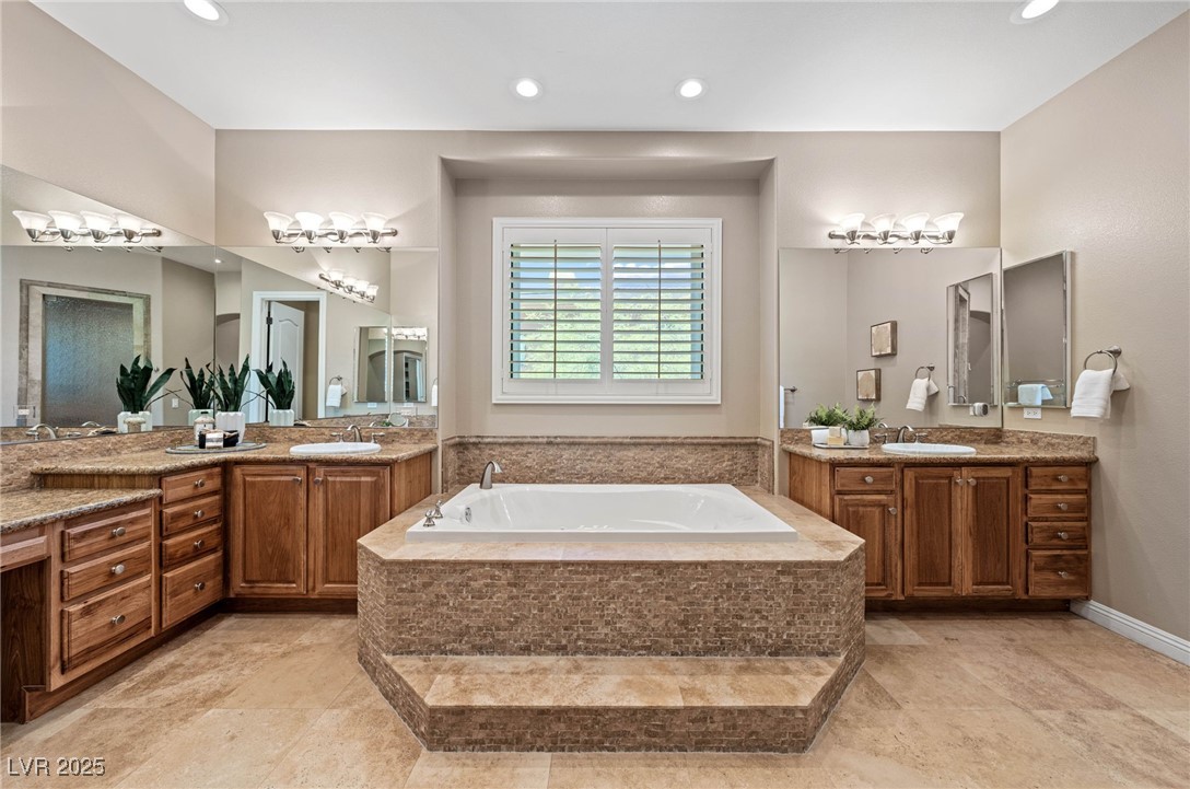 29 Soaring Bird Court Property Photo 60
