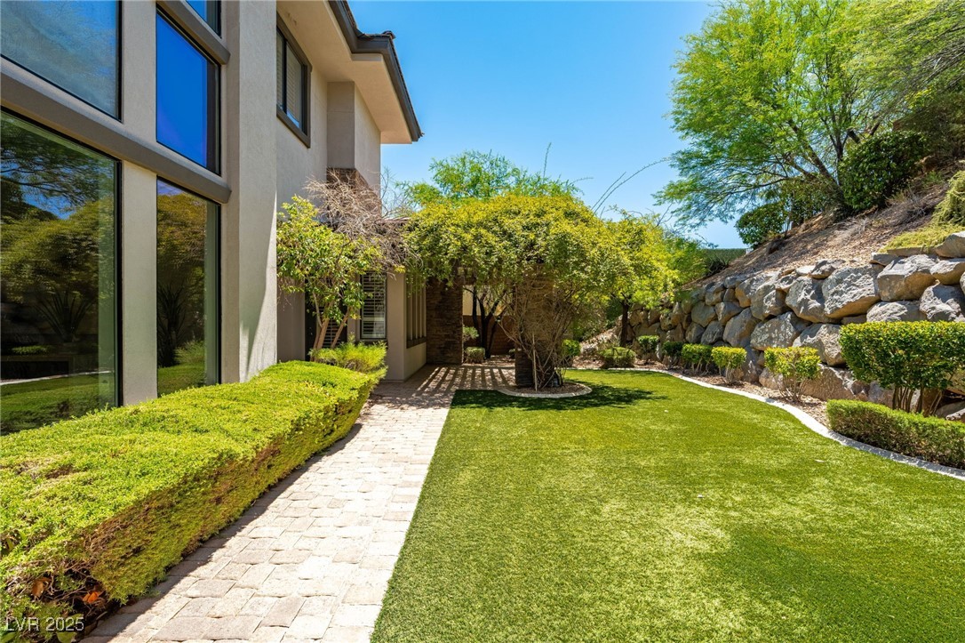29 Soaring Bird Court Property Photo 80