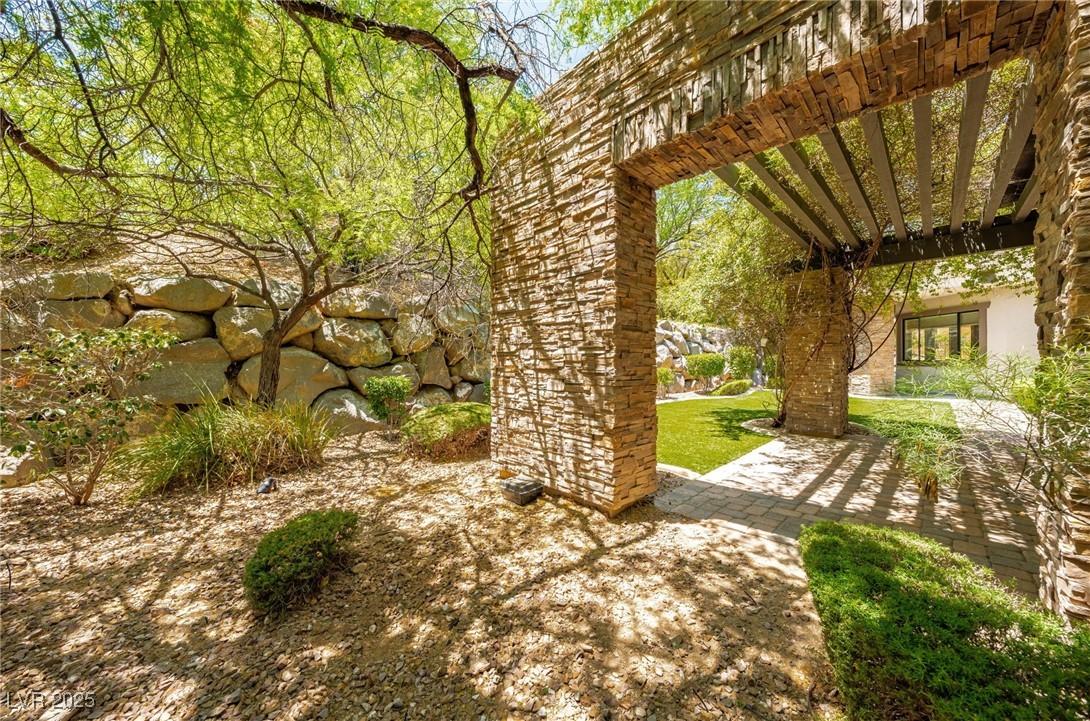 29 Soaring Bird Court Property Photo 81