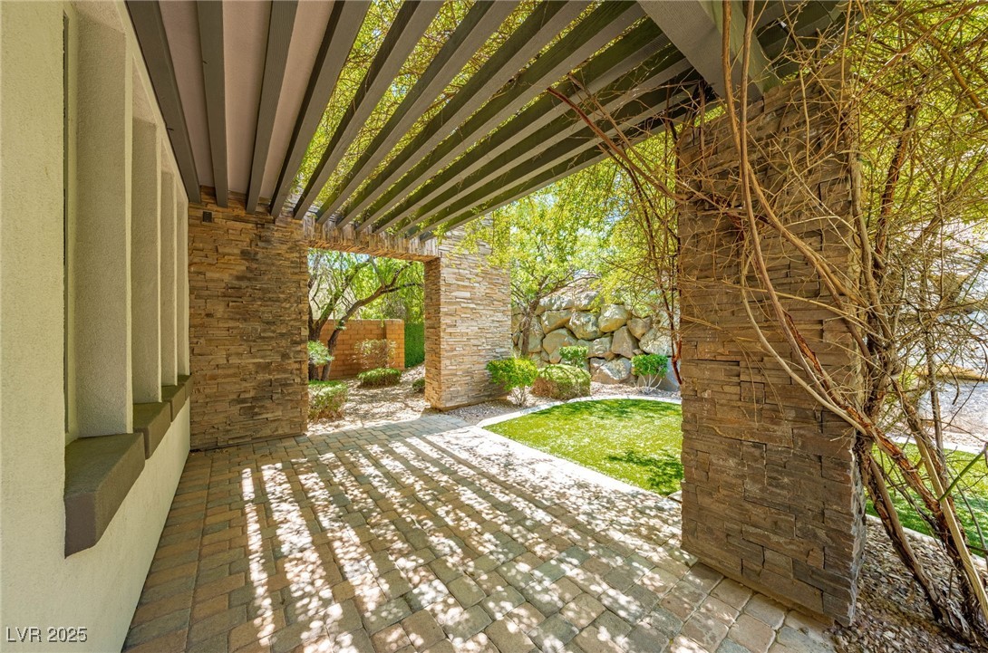 29 Soaring Bird Court Property Photo 94