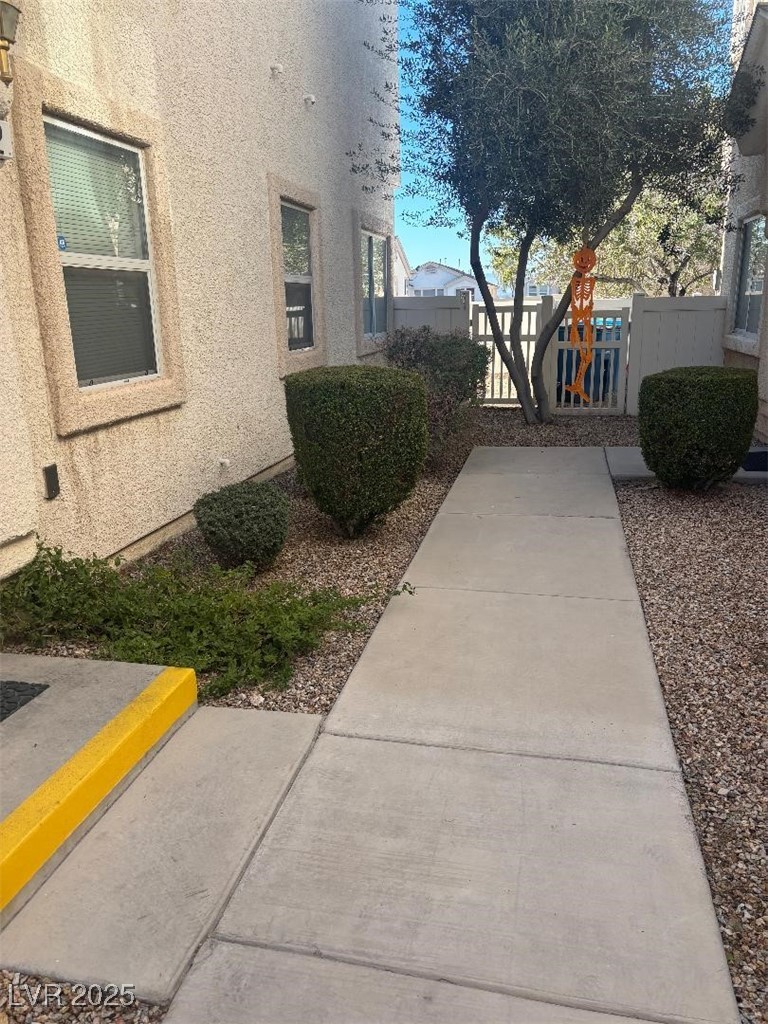 2739816 Property Photo 2