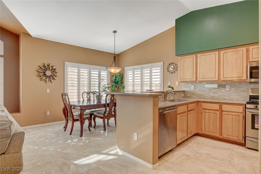 4940 Black Bear Road 202 Property Photo 14