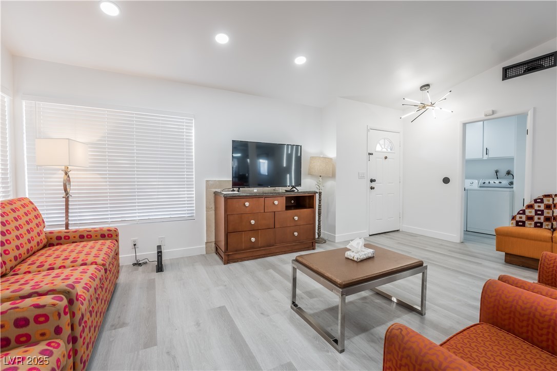 2364 Belvedere Drive Property Photo 4