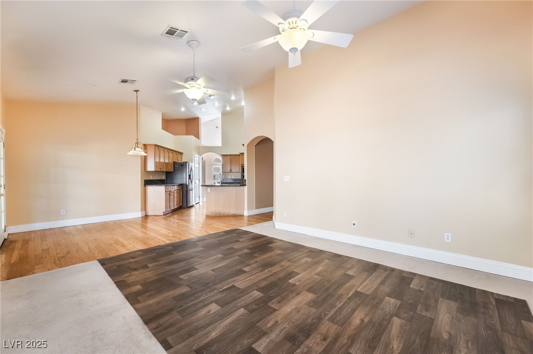 7483 Forestdale Court Property Photo 12