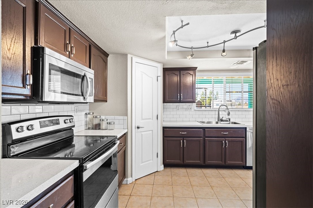 1720 South Blagg Road Property Photo 4