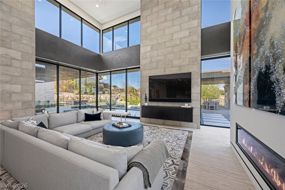 4 Soaring Bird Court Property Photo 11