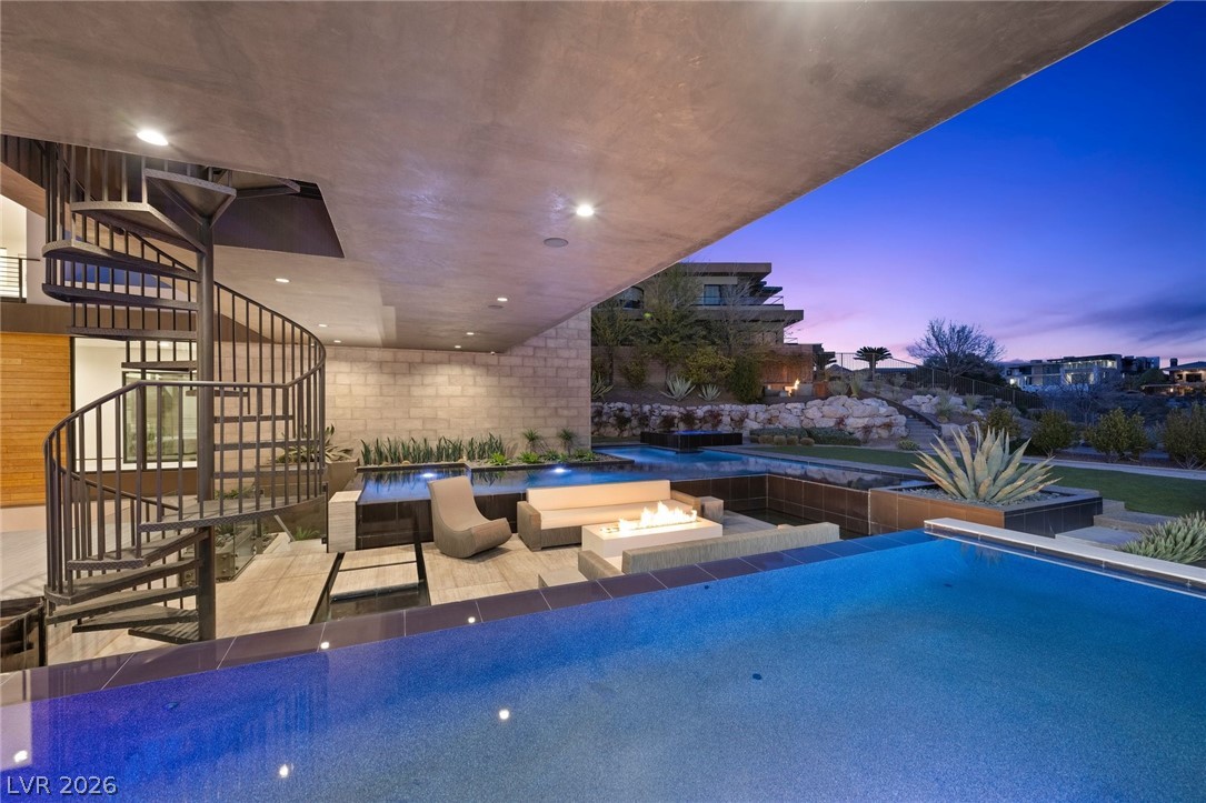 4 Soaring Bird Court Property Photo 15